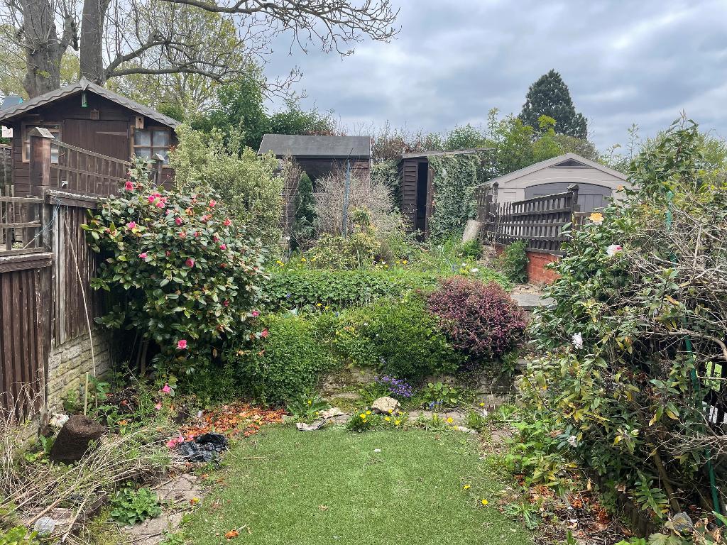 2 Bedroom Terraced House For Sale in Dyke Drive, Orpington, Kent, BR5