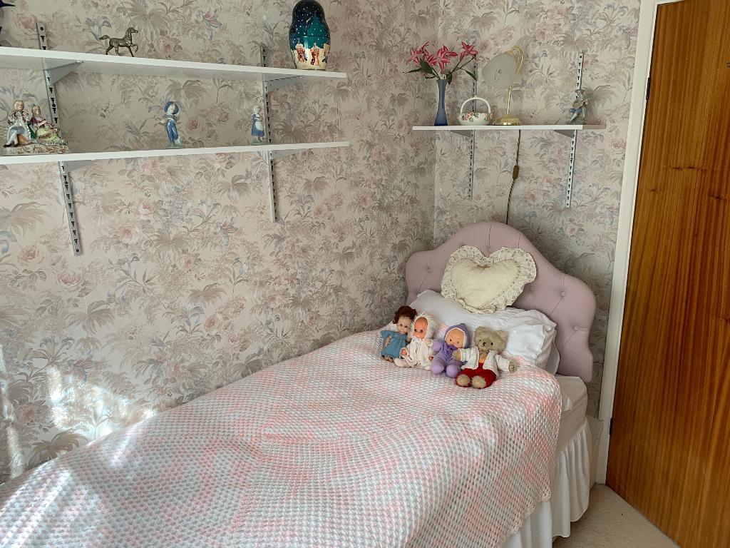 3 Bedroom SemiDetached House For Sale in Haileybury Road, Orpington