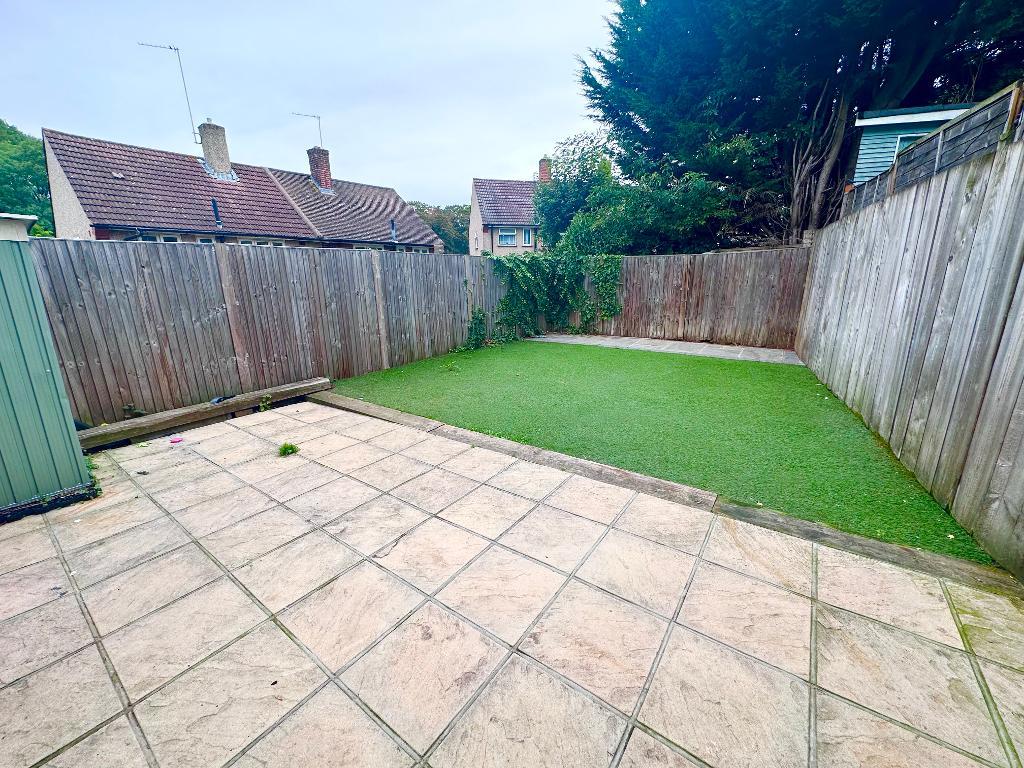 3 Bedroom SemiDetached House For Sale in Brenchley Road, Orpington